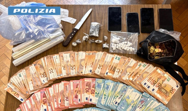 Droga tra soffitto e tapparelle: due arresti