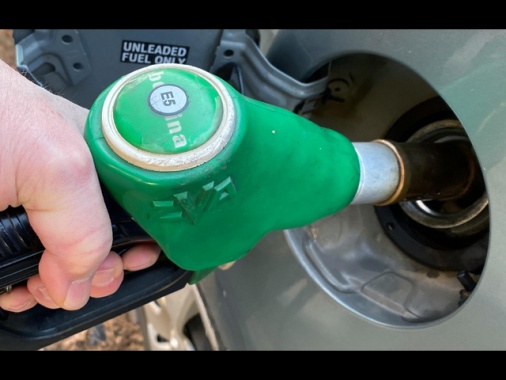 Il petrolio è in netto calo a New York a 90,70 dollari