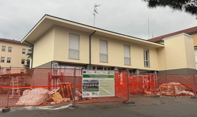 Presto saranno tolte le ultime transenne del cantiere, ma è già operativa la struttura accanto all’ospedale Ondoli di Angera