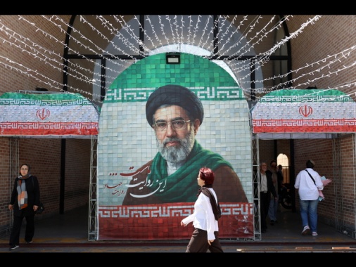 Teheran, 'Hormuz sotto nostro controllo, neanche un granello lascerà Kharg'