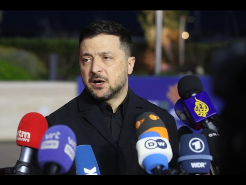 Zelensky, 'droni russi hanno colpito due volte un veicolo dell'Onu a Kherson'