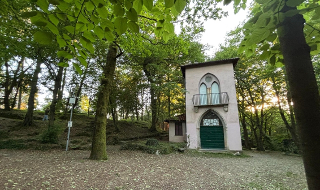 Caccia ai rapinatori dei Giardini Estensi: telecamere e indagini