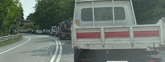 Tutti in coda da Capolago a Buguggiate