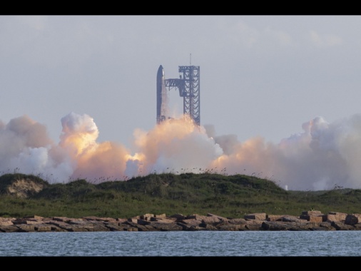 Rinviato il test in volo della nuova Starship di Musk