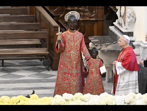 Il Papa ad Acerra, sono venuto a raccogliere le lacrime