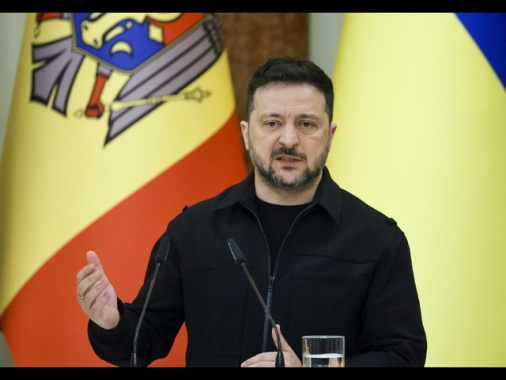 Zelensky, Mosca ha lanciato un missile Oreshnik