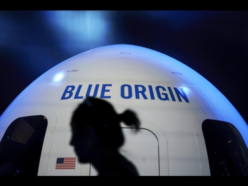 Il razzo di Blue Origin esplode durante i test sulla rampa di lancio